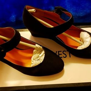 Black Suede Closed Wedged Shoes